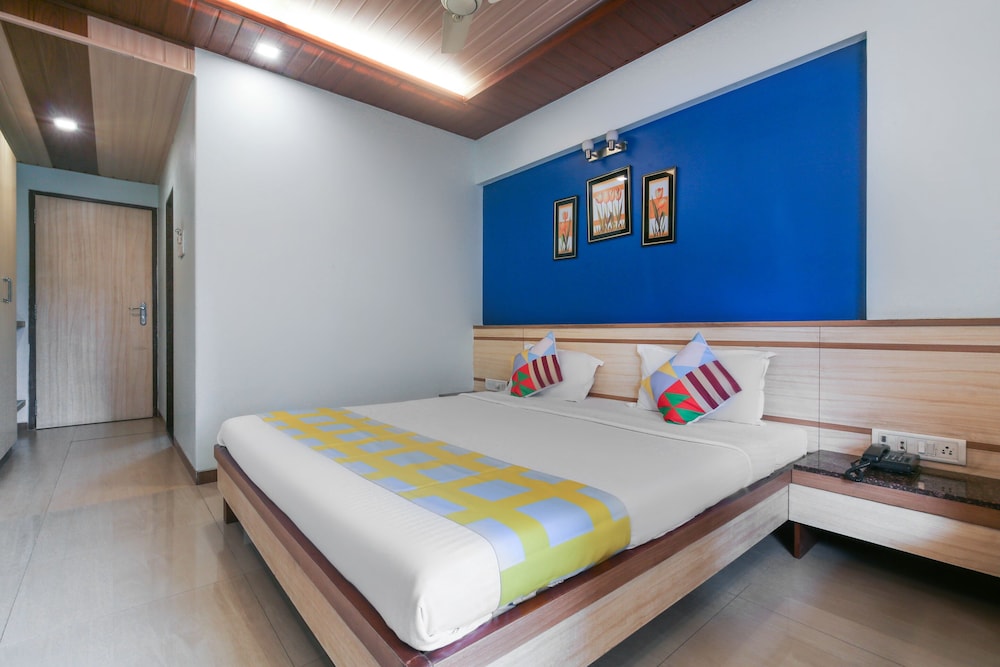 OYO Home 61748 Royal Stay Kalamboli