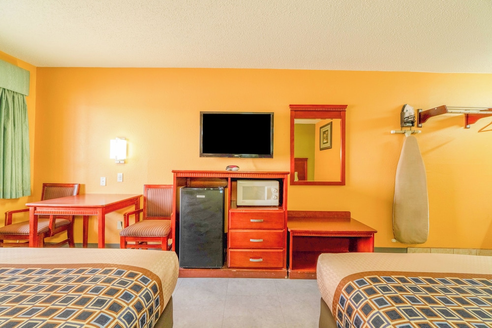 Crown Inn By Oyo Denver Tx - photo 25