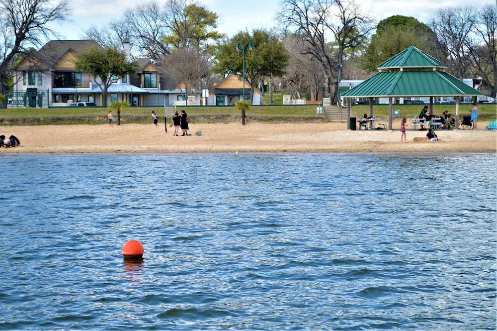 Lake View Inn - photo 33