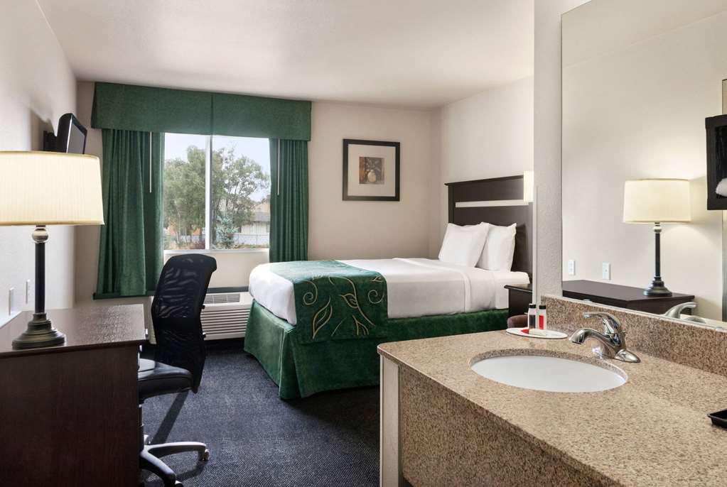 Travelodge by Wyndham McAlester - photo 9