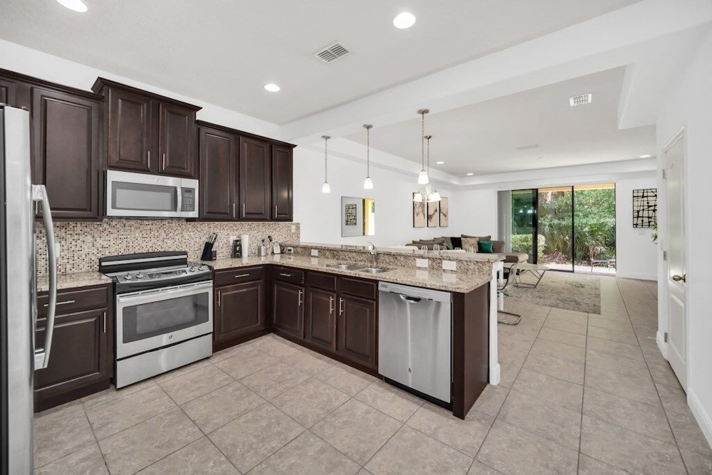 Tropical Escape 3 Bed Home In Beautiful Resort 3 Bedroom Condo - photo 7