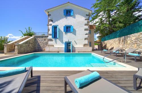 Luxury Villa Ive With Heated Pool Finnish Sauna Infrared Sauna Pet Friendly — 5-Star Luxury Hotel in Krk, Croatia