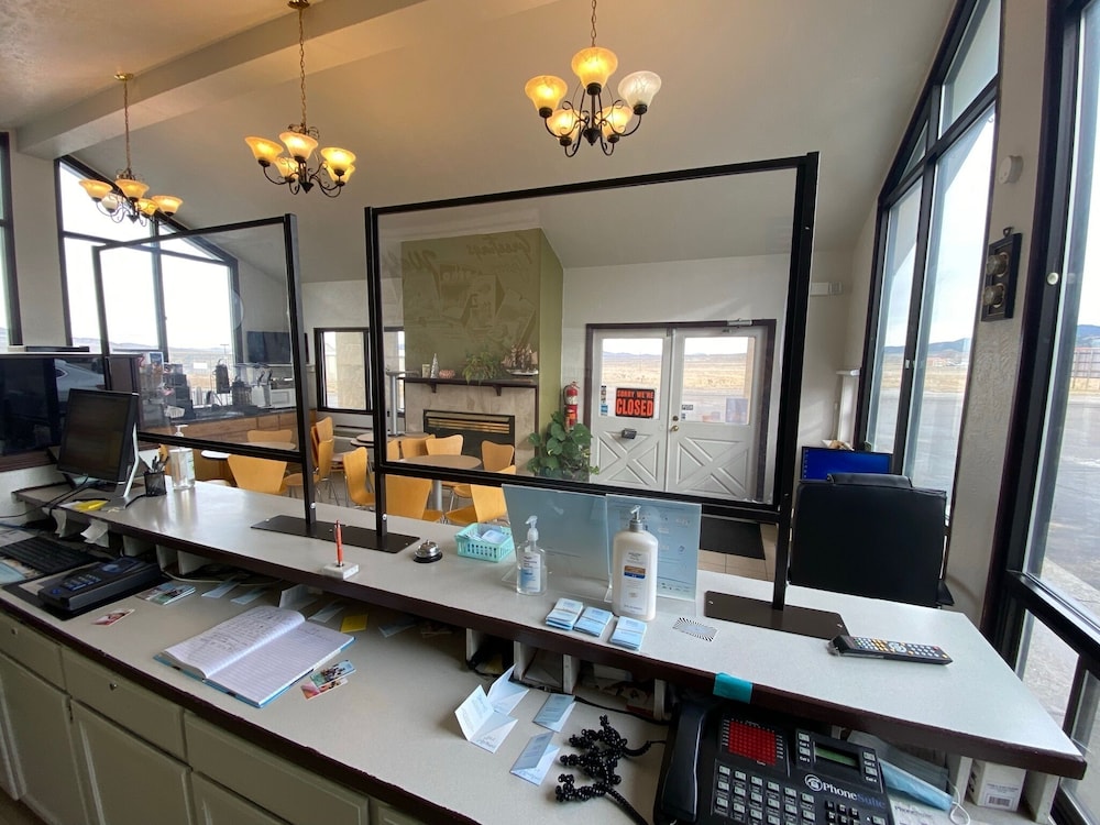 Super 8 by Wyndham Wells - photo 5