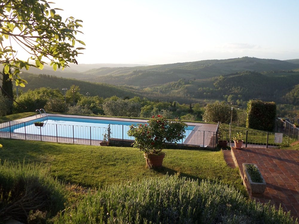 Borgo Sicelle — 4-Star Luxury Hotel in Castellina In Chianti, Italy