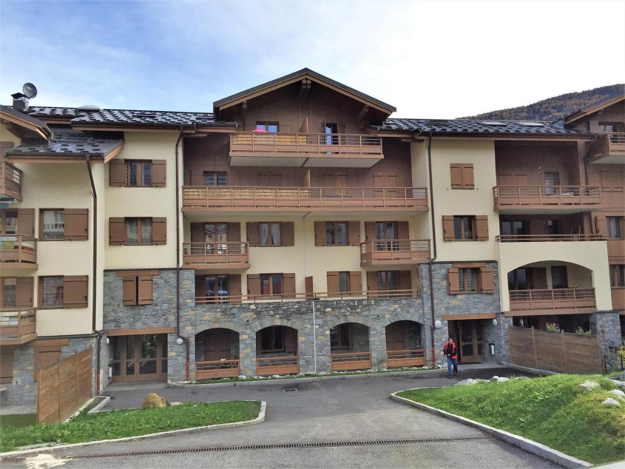 Deluxe Ski And Summer Apartment Parking And Wifi — 4-Star Luxury Hotel in Bourg-Saint-Maurice, France