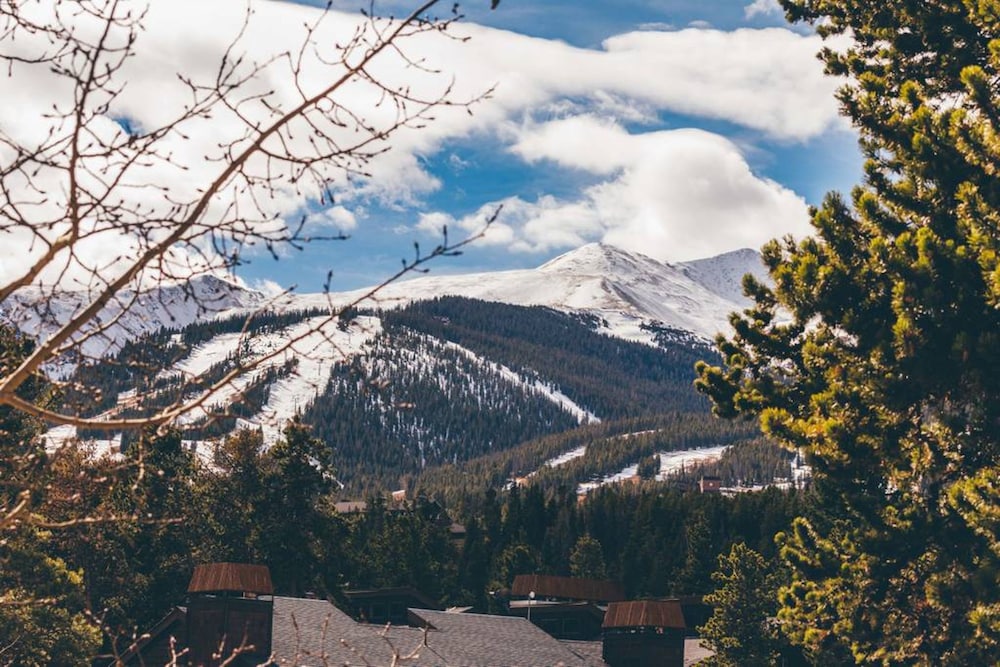 The Corral at Breckenridge by Summit County Mountain Retreat — 4-Star Luxury Hotel in Breckenridge, United States