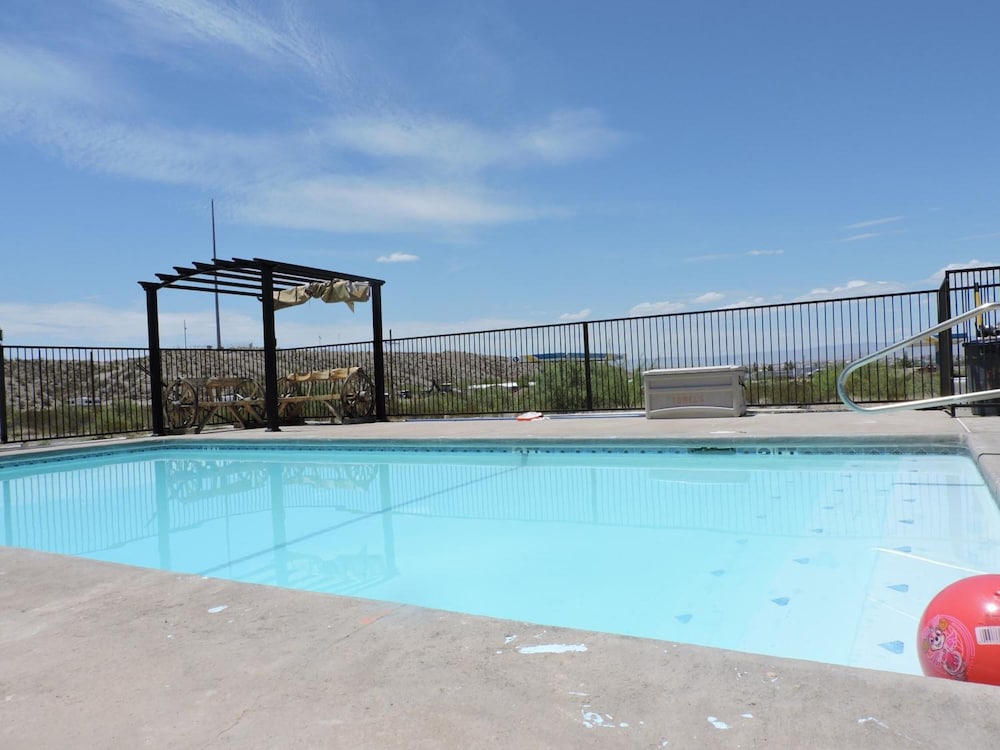 Riata Inn - photo 11