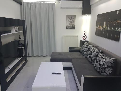 Route 77 — 4-Star Luxury Hotel in Thessaloniki, Greece