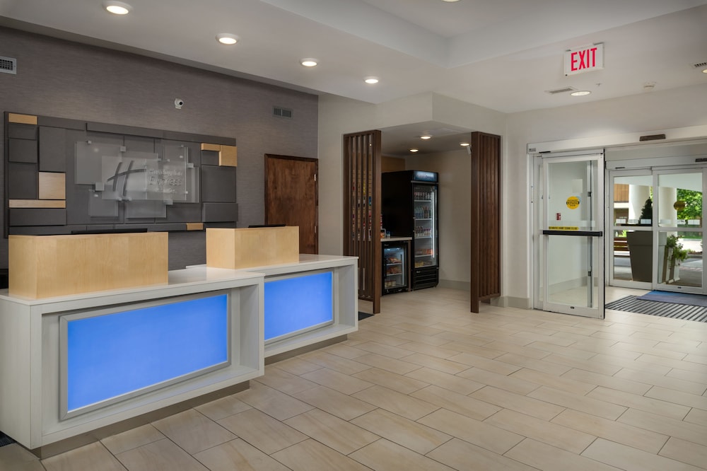 Holiday Inn Express Hotel & Suites Independence Kansas City by IHG - photo 37