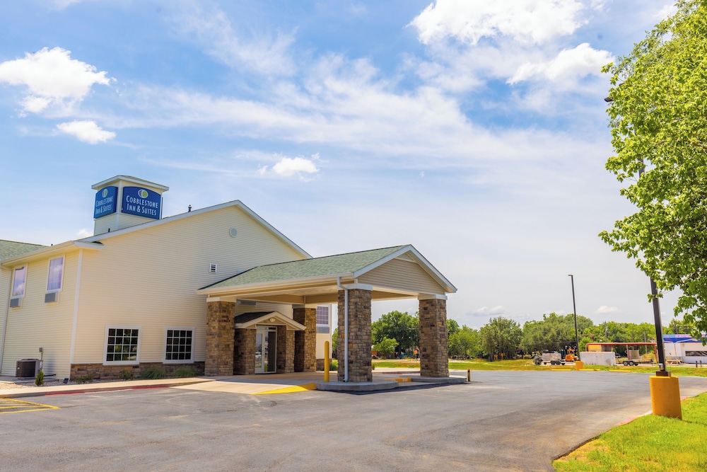 Cobblestone Inn & Suites Winters - photo 92