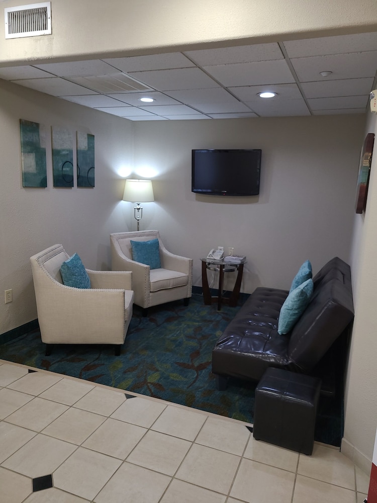 Candlewood Suites Tyler an IHG Hotel - photo 3