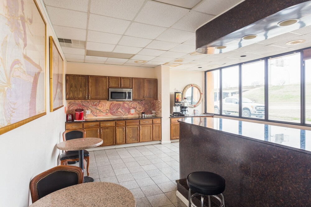Bossier Inn and Suites - photo 20
