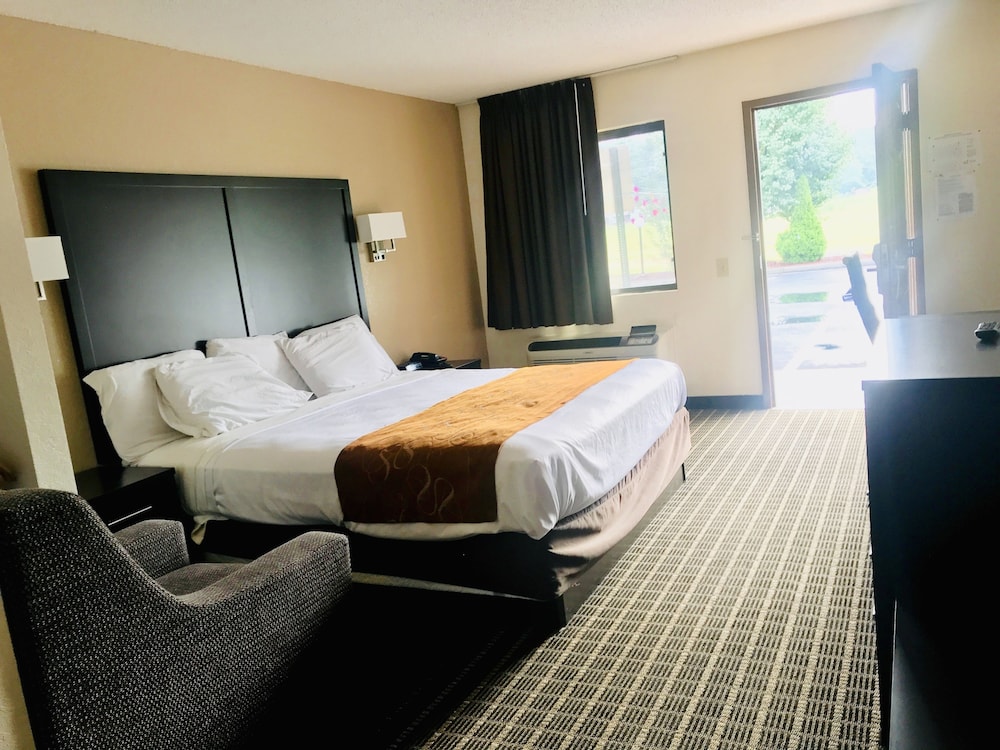Baymont By Wyndham Acworth — Acworth