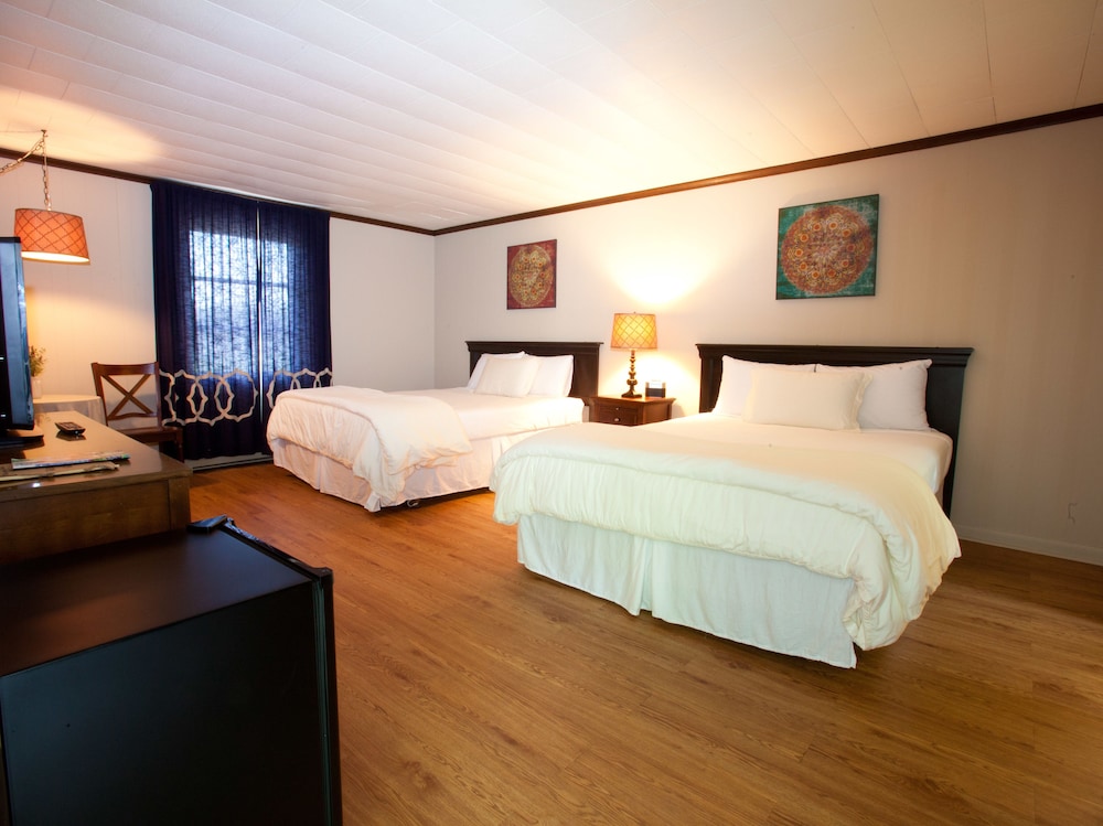 Whispering Winds Motel - photo 10