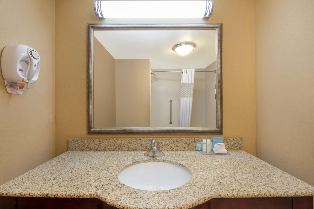 Hampton Inn & Suites Oklahoma City South - photo 29