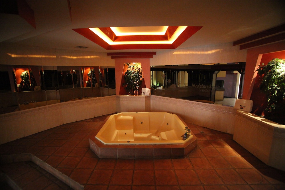 Jetted tub