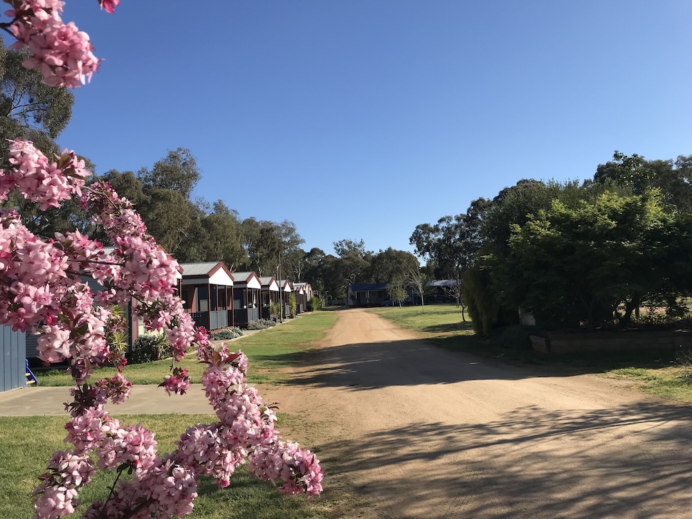 Bundalong Holiday Resort — hotel in Mulwala