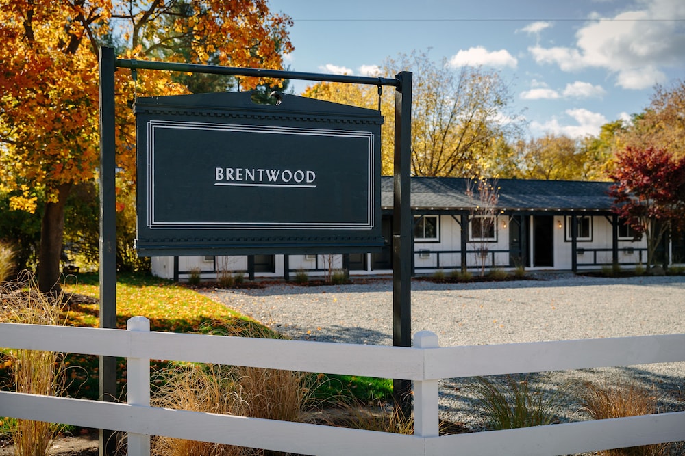Brentwood Hotel - photo 12