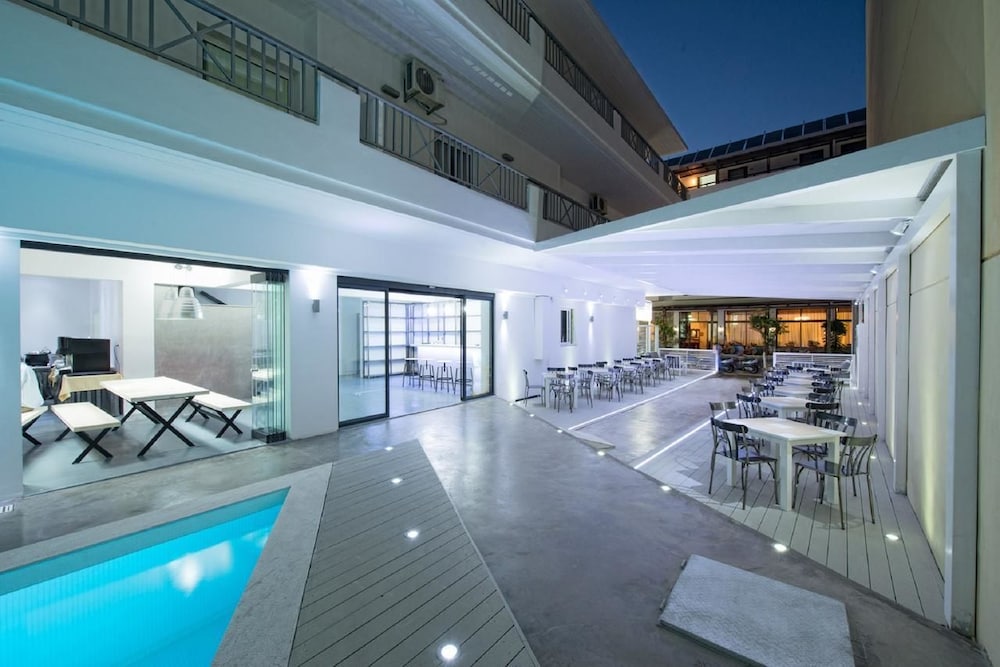 Fedra Apartments Hersonissos — 4-Star Luxury Hotel in Hersonissos, Greece