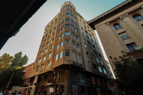 Modern Central Apt Near Stamba By Wehost