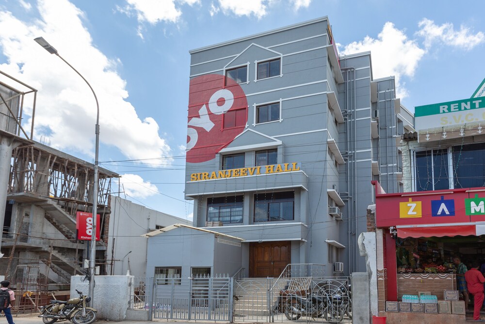 OYO 17298 Flagship Kishore Inn - last minute hotel in Chennai