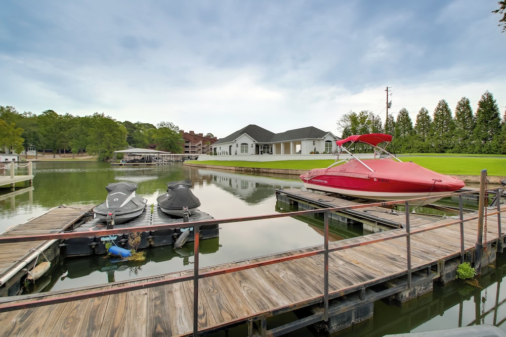 Lakefront Hot Springs Duplex w Shared Dock - photo 23