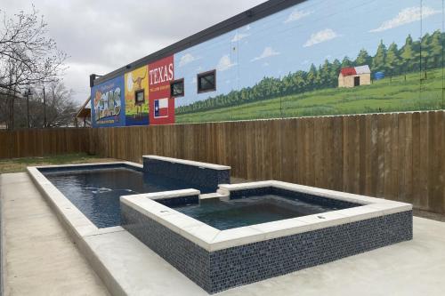 Downtown Charmer in Fredericksburg, United States