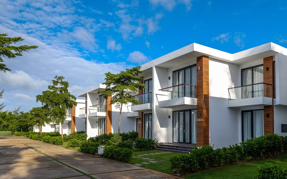 Saint Simeon Resort & Spa — 4-Star Luxury Hotel in Ho Chi Minh City, Vietnam