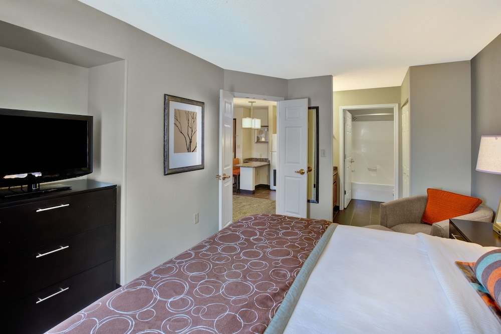 Staybridge Suites Louisville East by IHG - photo 10