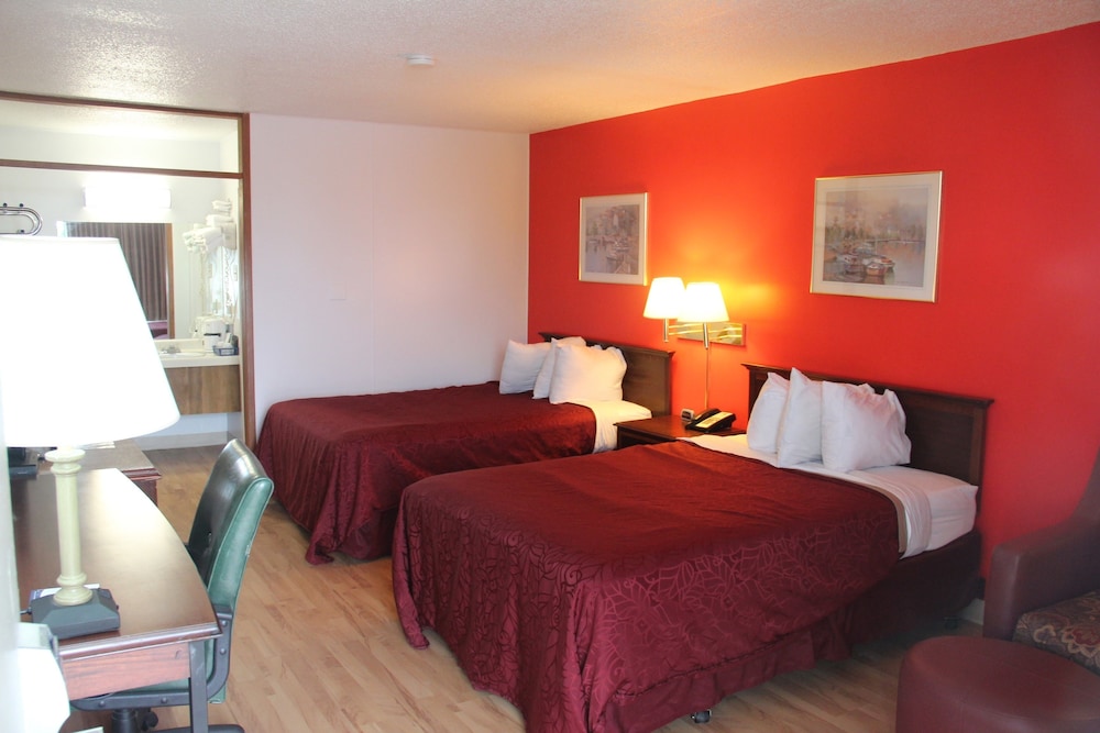 Norfolk Country Inn and Suites - photo 11