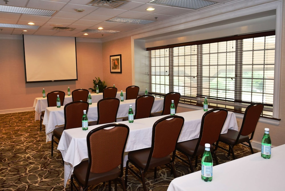 Hampton Inn & Suites Bethlehem - photo 39