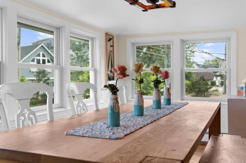 Charming Fairfield Cottage By The Sea — 4-Star Luxury Hotel in Fairfield, United States
