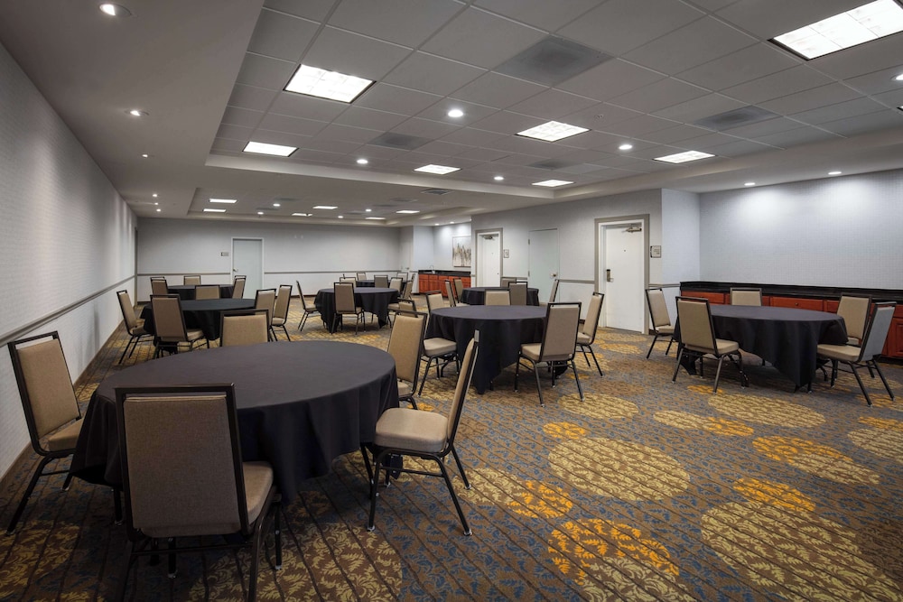 Homewood Suites by Hilton Fairfield Napa Valley Area - photo 23