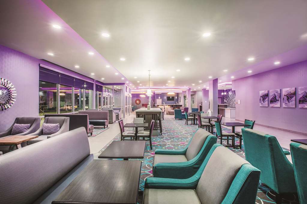 La Quinta Inn & Suites by Wyndham Lubbock South - photo 54