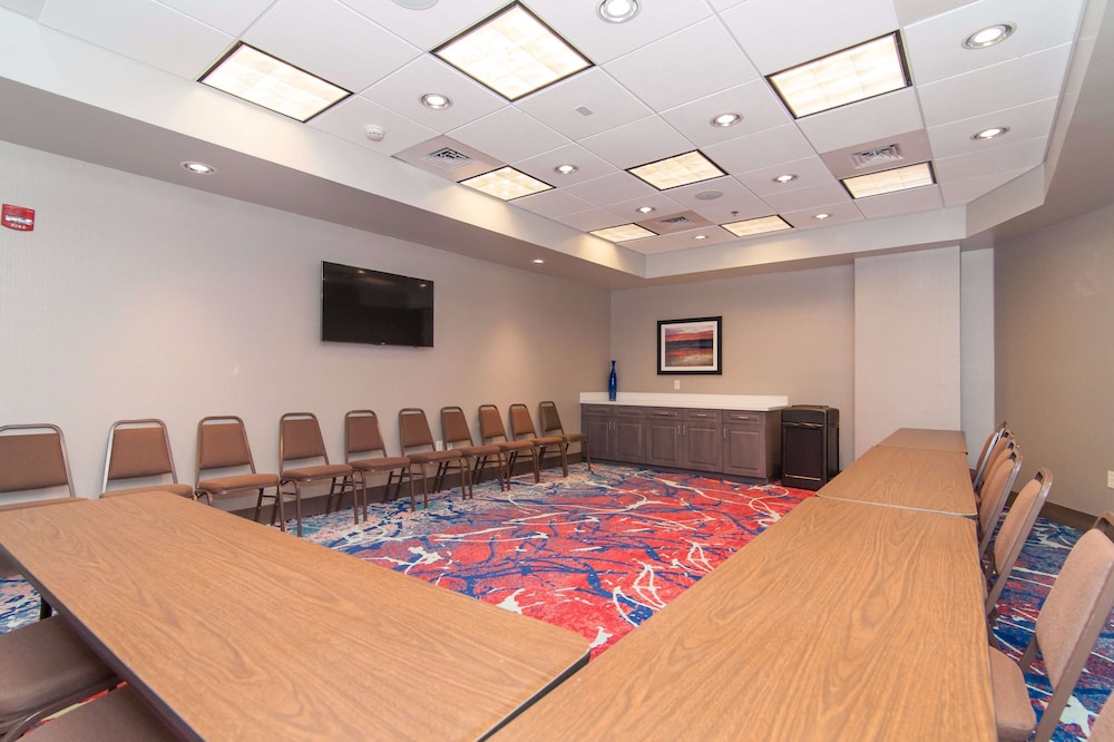 Hampton Inn Norwich - photo 67