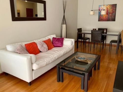 Premium Apart con cochera privada Zona Obelisco Teatro Colon — 4-Star Luxury Hotel in Buenos Aires, Argentina