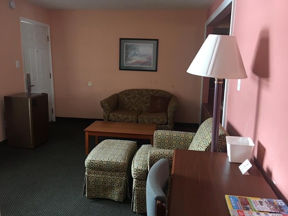 Maple Leaf Motel - photo 17