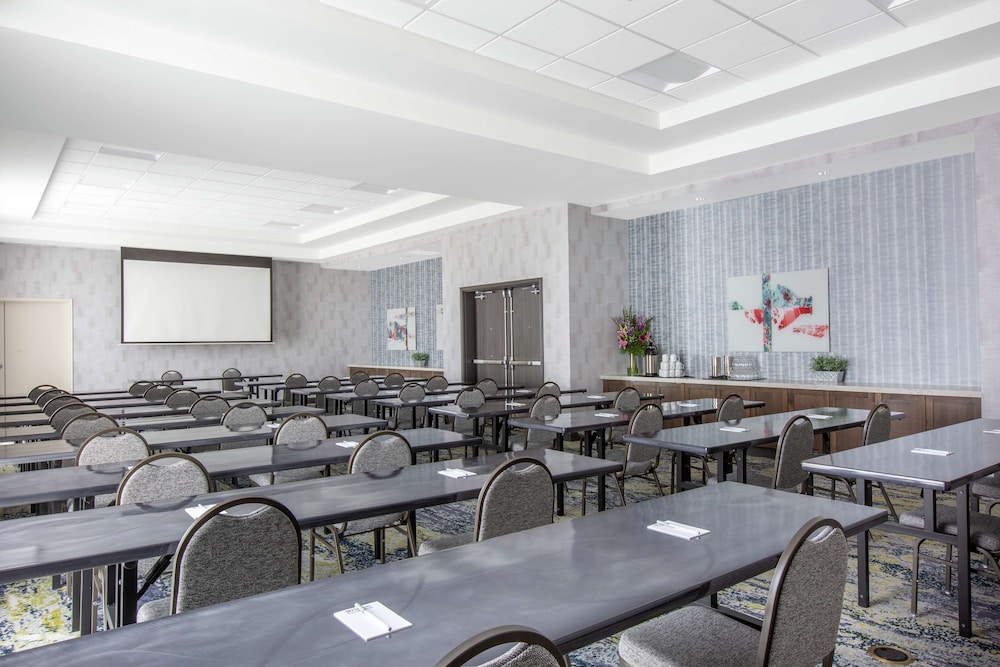 Hilton Garden Inn Surprise Phoenix - photo 27