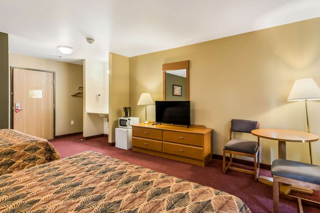 Econo Lodge Rice Lake - photo 12
