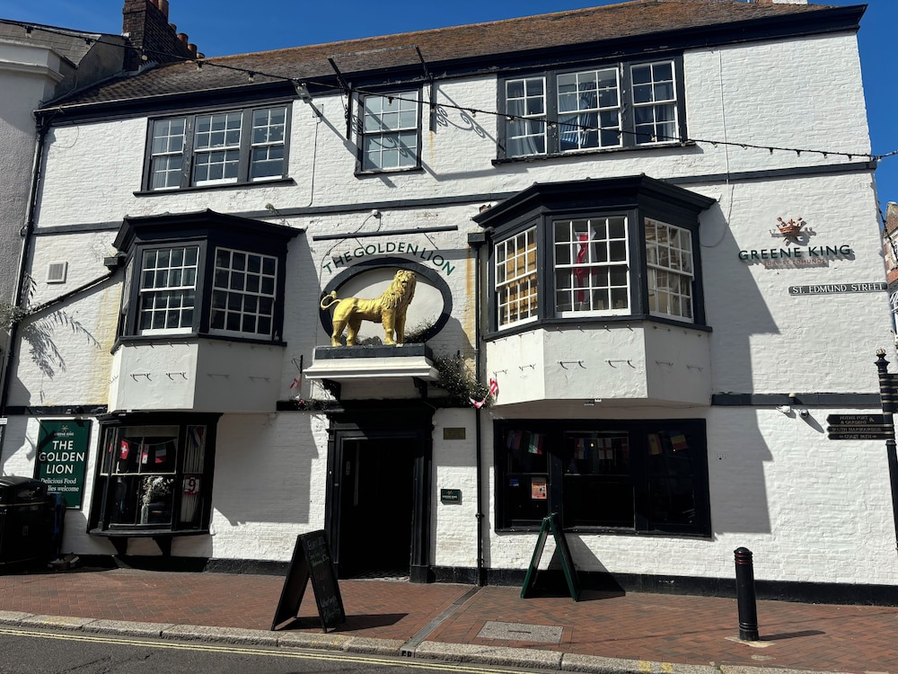 The Golden Lion Hotel — hotel in Weymouth