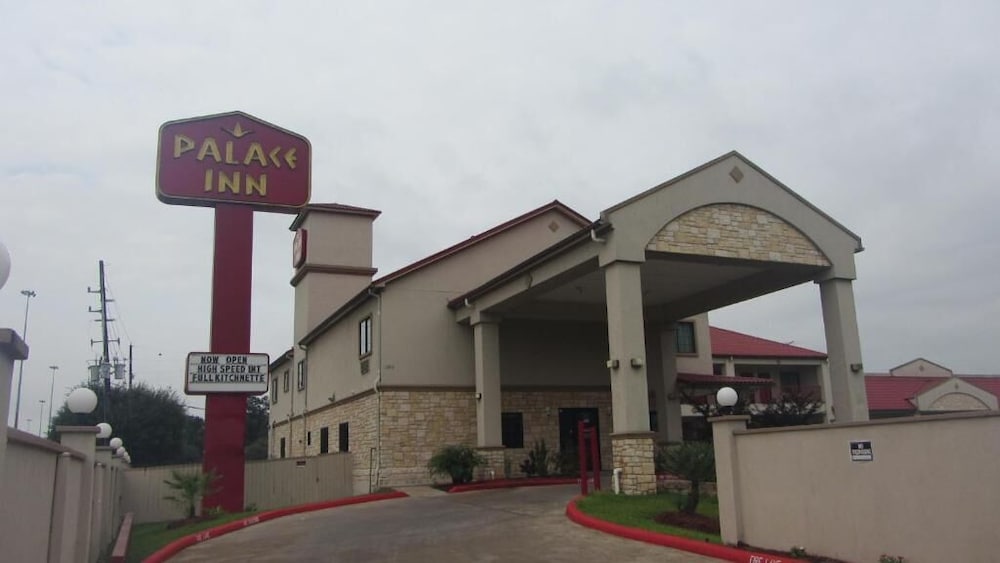 Palace Inn Greenspoint - photo 18