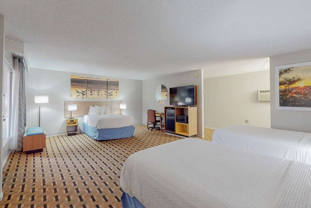 Days Inn by Wyndham Socorro - photo 17