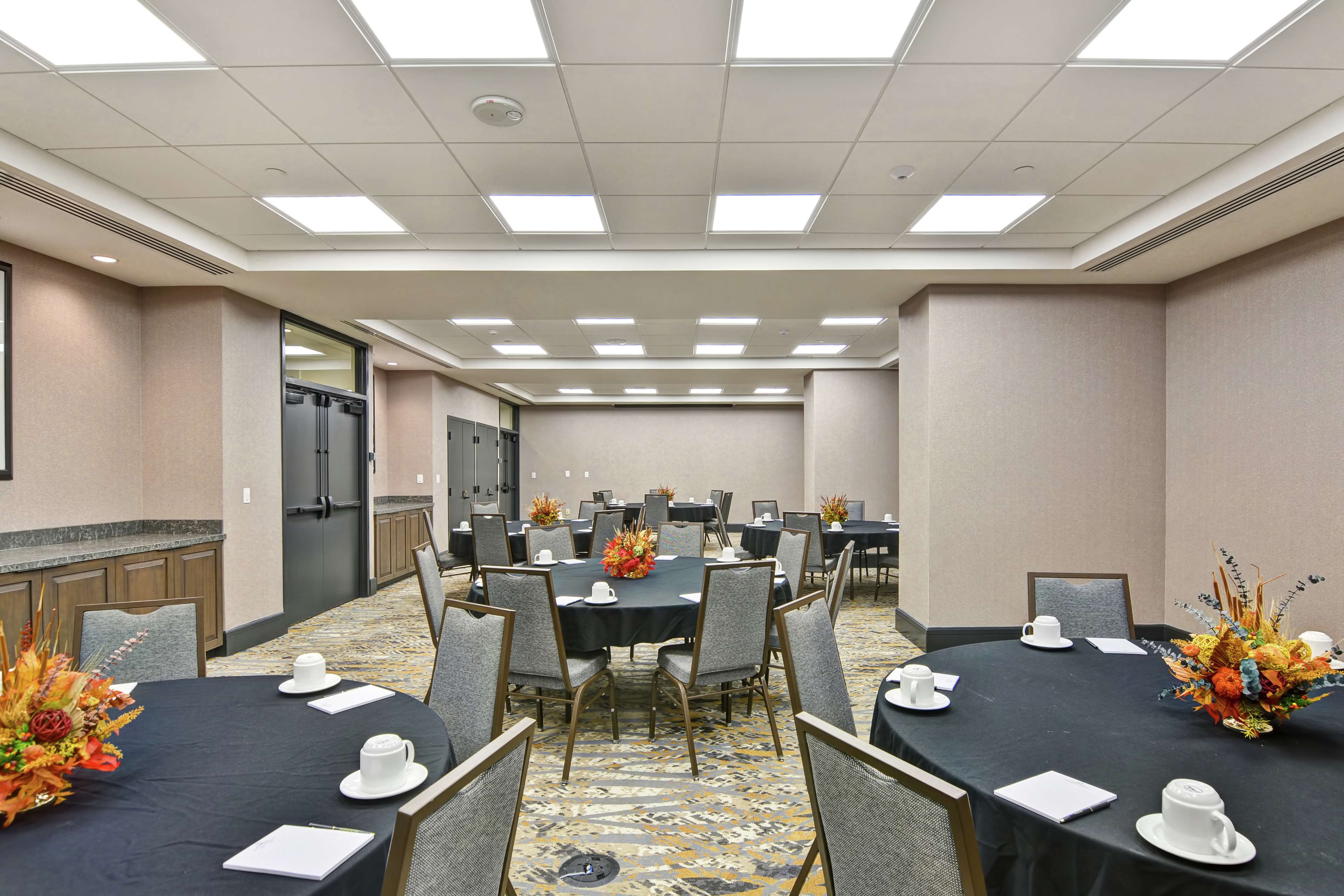 The Cincinnatian Hotel Curio Collection by Hilton - photo 8