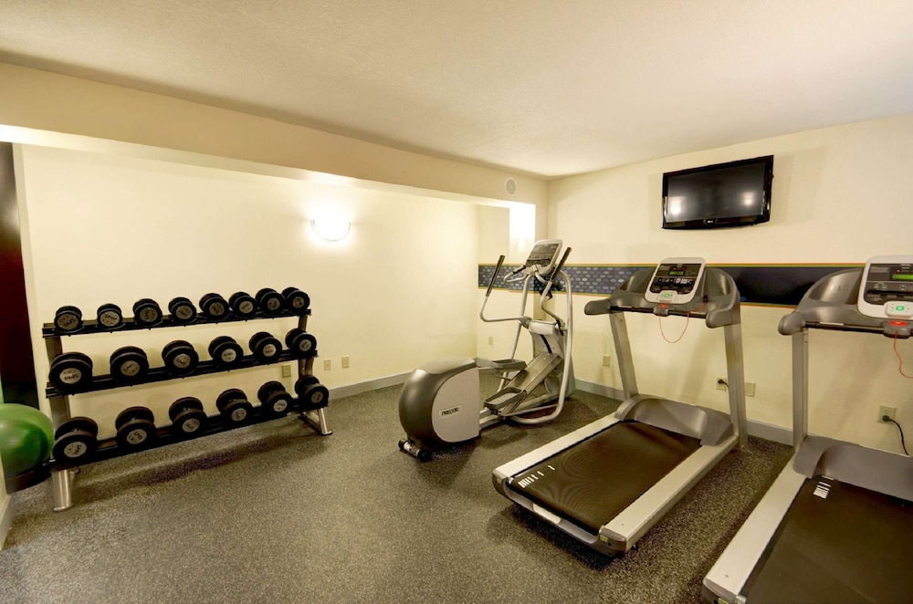 Hampton Inn & Suites Tifton - photo 14