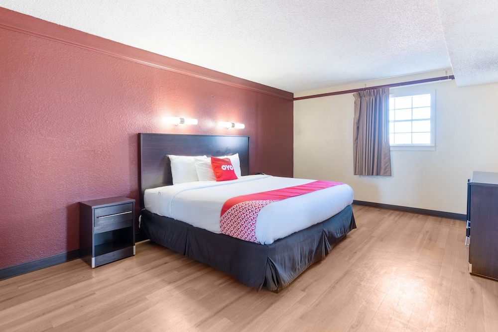 OYO Hotel Tulsa N Sheridan Rd & Airport - photo 14