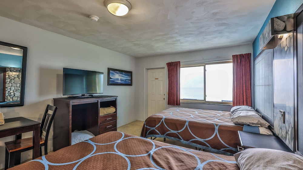 Driftwood Beach Motel - photo 43