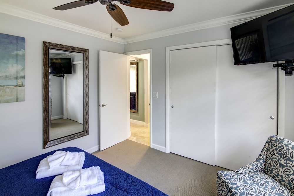 May Dee Suites - photo 6