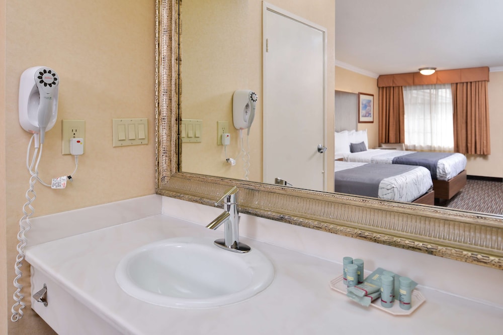 Best Western Airpark Hotel LAX Airport LA Stadium - photo 26