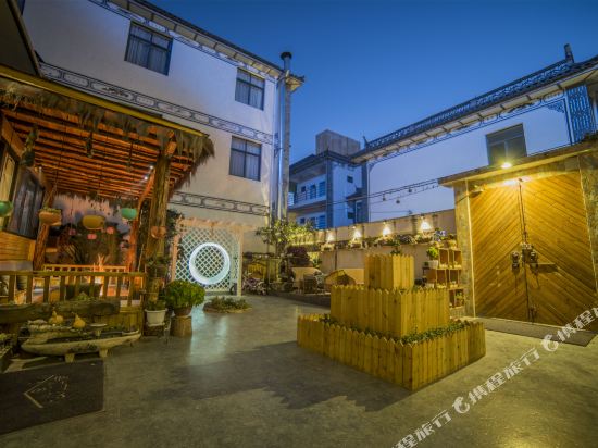 Sxg - carbon neutral hotel in Dali