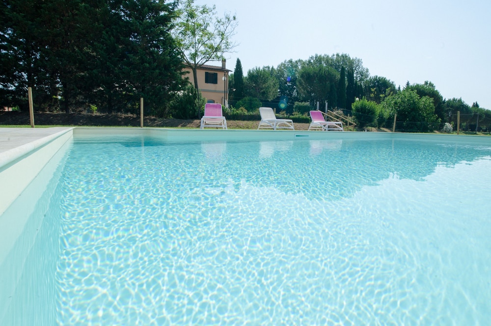 Agriturismo Ai Prati — 4-Star Luxury Hotel in Perugia, Italy
